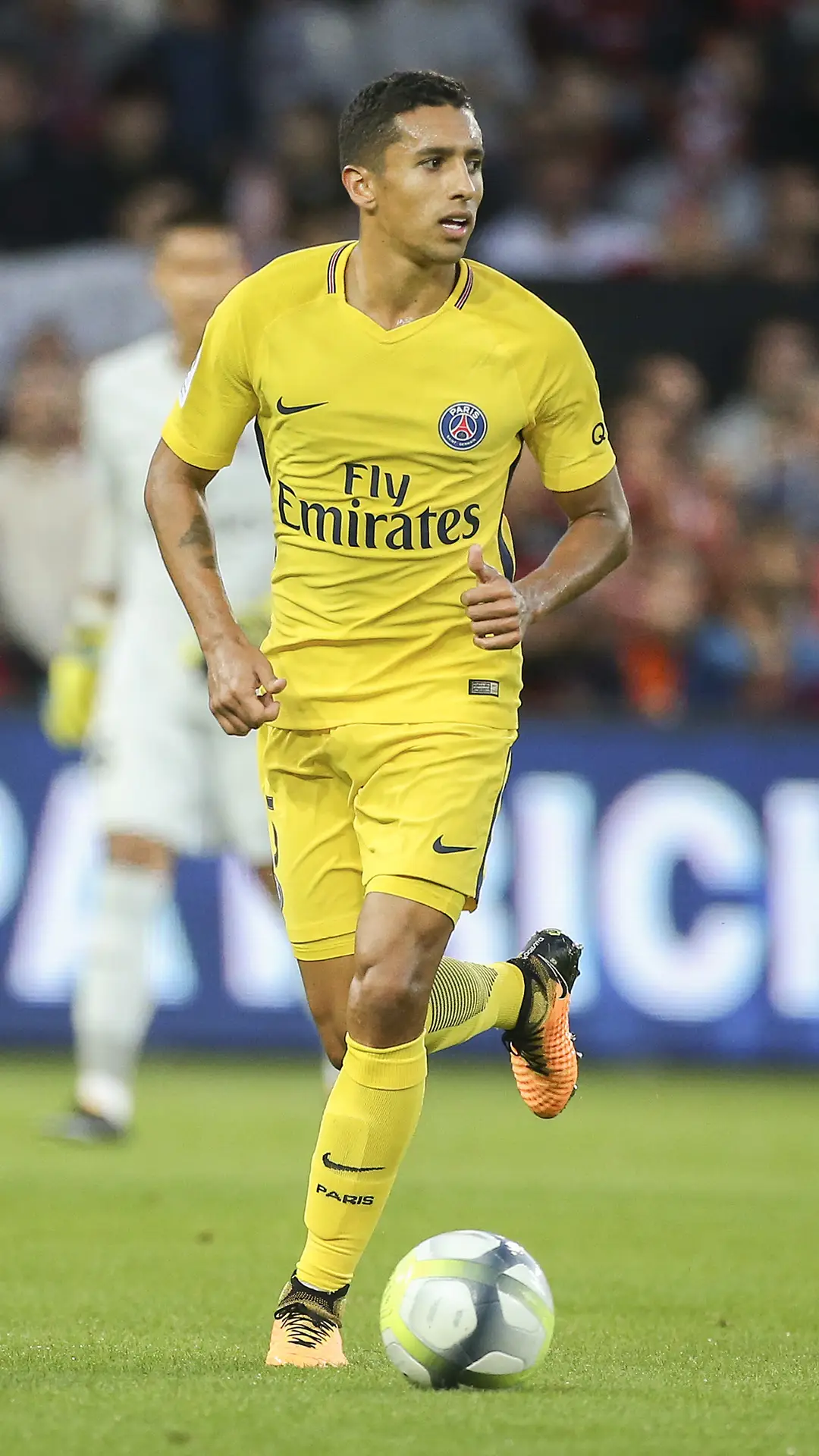 顶级中卫马尔基尼奥斯