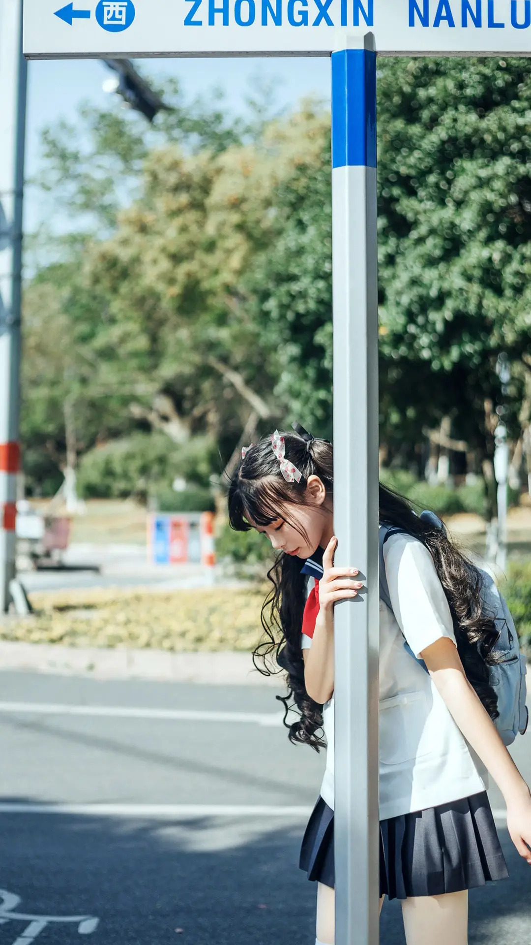 可爱的水手服少女