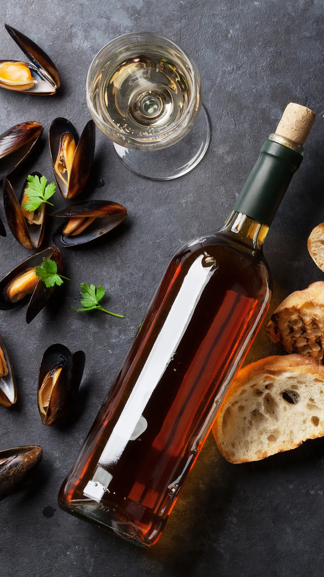 美酒与佳肴共舞