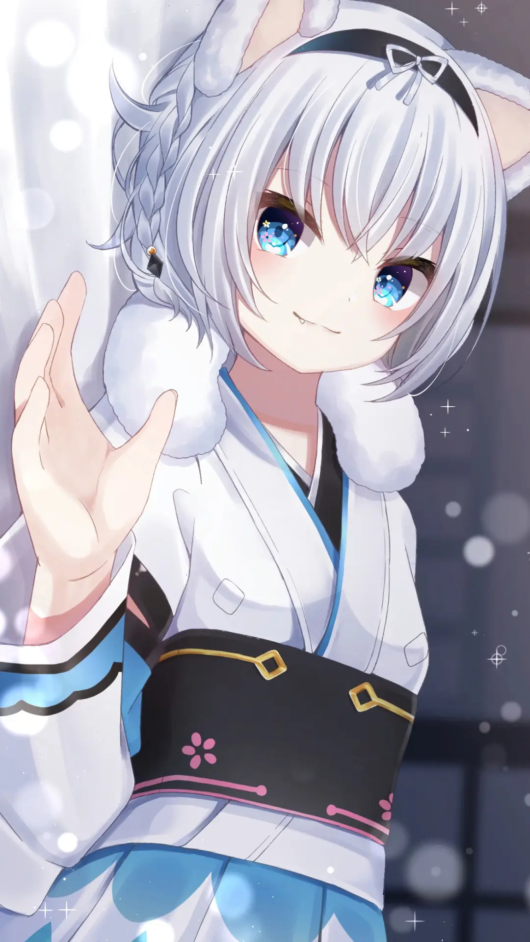 纯白发丝下的脸庞